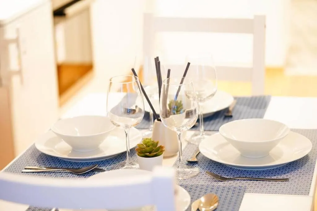 شقة بودابست Cosy Two Bedroom Flat In Rottenbiller Str,Sky المجر