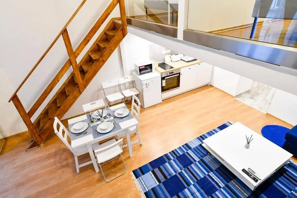بودابست Cosy Two Bedroom Flat In Rottenbiller Str,Sky شقة