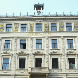Maverick Athenaeum بودابست